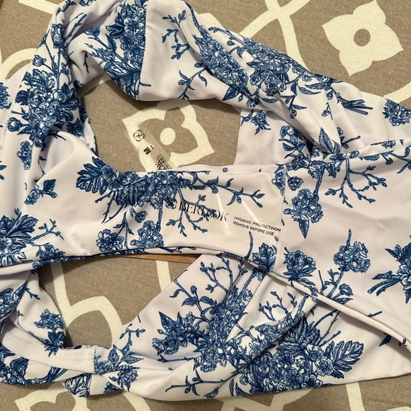 Floral Blue and White Women's Bikini SET - Picture 9 of 9